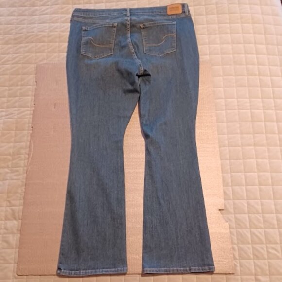 Signature by Levi Strauss Mid-Rise Bootcut blue jeans Size W35 X L32 - Picture 4 of 8